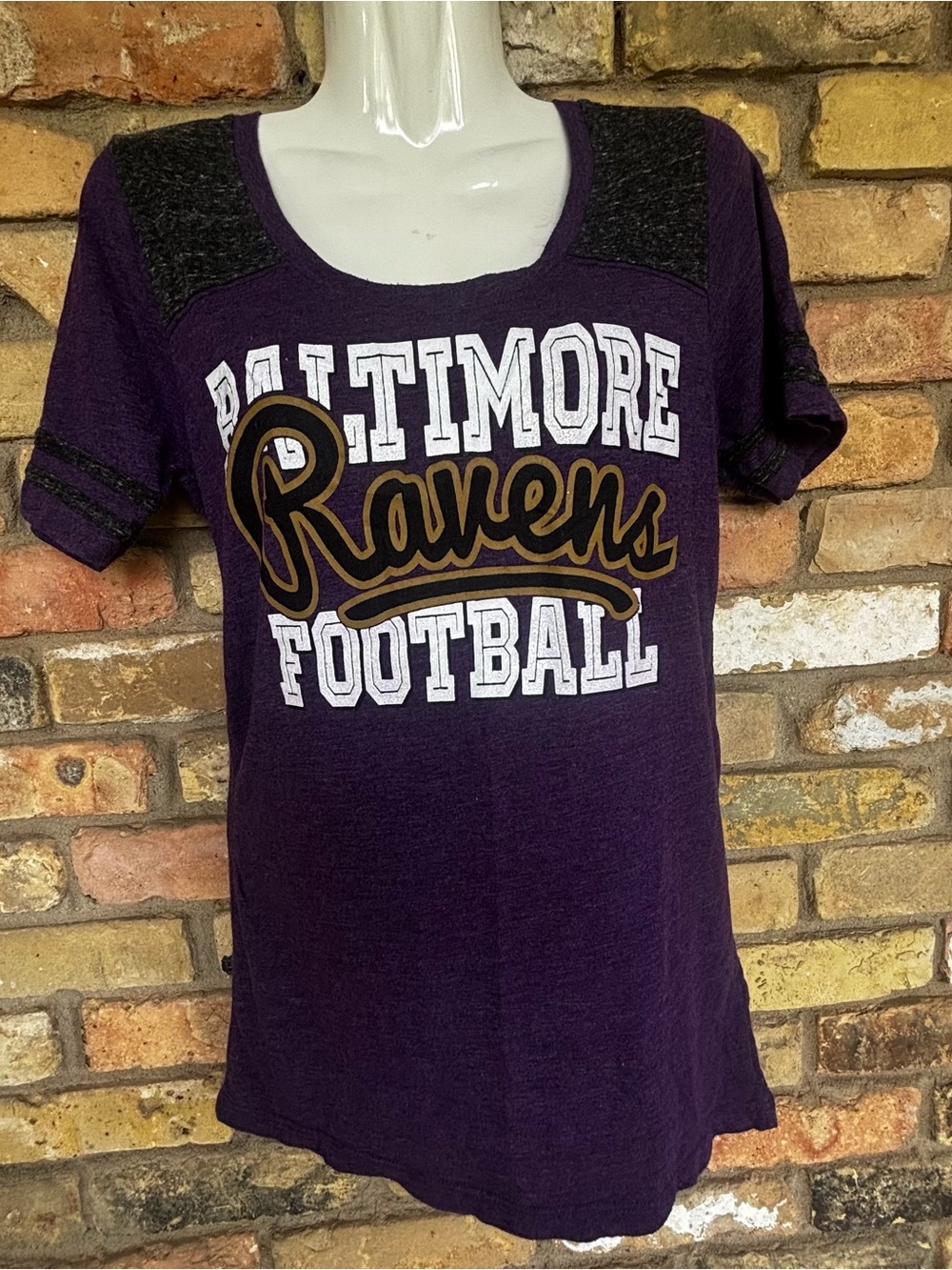 Ladies’ Size Med NFL Baltimore Ravens Football Graphic Tee